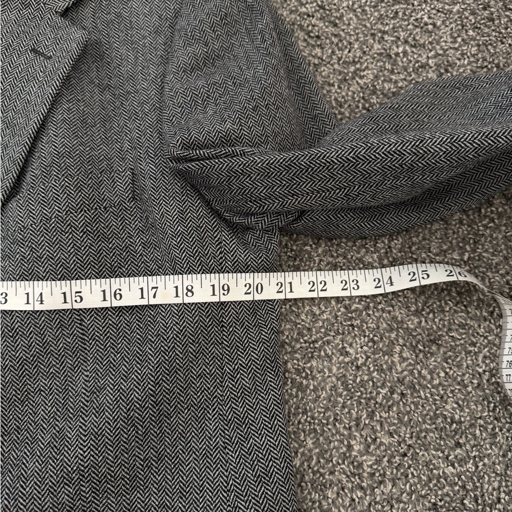 Brooks Brothers Gray Herringbone Sport Coat - Picture 9 of 10